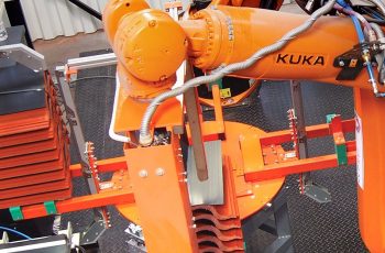 Din 2017 folosim tehnologia robotică în fabricile noastre